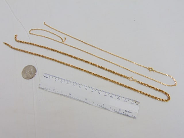 Jewelry. (2) 18kt Gold chains/necklaces, 20 grams total weight, both chains broken. (1 of 3)