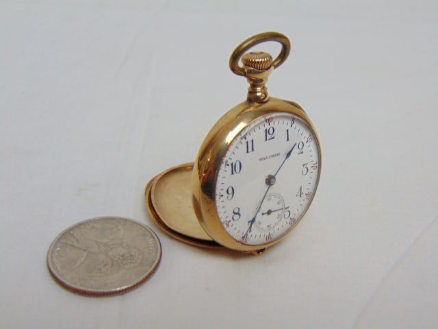 WALTHAM 14kt Gold pocket watch, 29.50 grams, open face, hallmark 14k 4845952, 15 jewels, 16507008,: WALTHAM 14kt Gold pocket watch, 29.50 grams, open face, hallmark 14k 4845952, 15 jewels, 16507008, two sets of numbers on the dial black & red