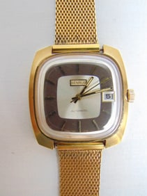 Jewelry. Vintage Men's wristwatch BENRUS Gold Filled square designed face, automatic, no. on dial