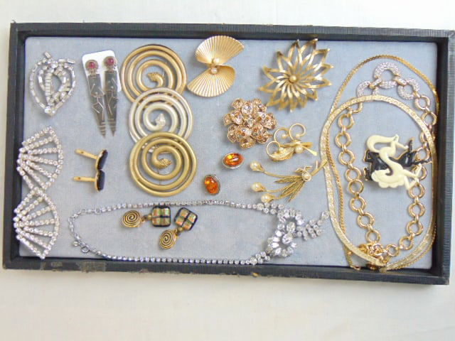 Designer lot of costume Jewelry & other to include rhinestones, gold tone Jewelry, necklaces, pins, (1 of 5)