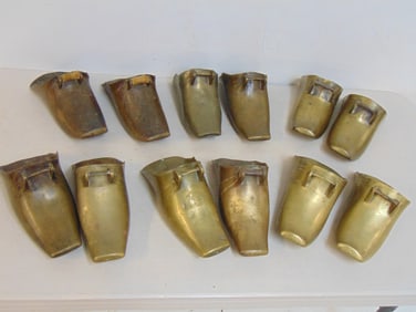 Lot brass Asian stirrups, 6 matching pairs