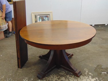 Stickley Brothers round oak arts & crafts table with 3 leaves, table is 48" in diameter