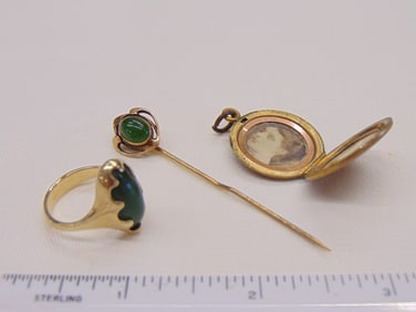 Jewelry lot GOLD ring 6.40 grams, size 6 1/2, tested 14kt gold with jade stone & gold stick pin, 1.9