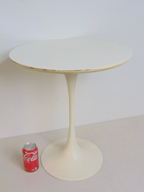 Small Knoll side table, top is 17 6/8", some loss of paint on edge (1 of 4)