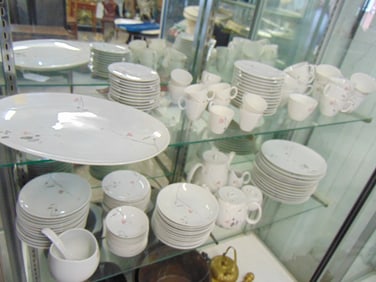 Large set porcelain dinnerware by Raymond Loewy, 13 dinner plates, 13 deep plates, cups & saucers,