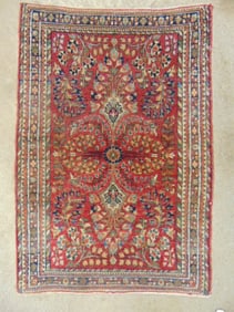 Scatter sarouk, nice pattern, small sized at 32" by 22"