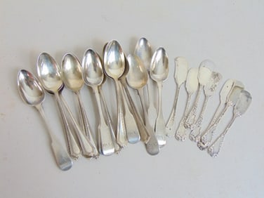 Lot coin silver spoons, butter knives, 15.5 troy