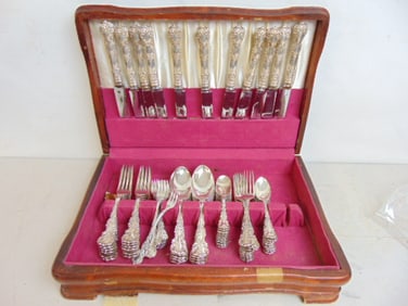 Lot sterling silver flatware, 121 troy plus handles of 11 knives.