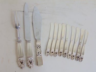 Lot Jensen sterling silver knives, 9 butter knives & 3 serving pieces, 8.9 troy plus handles