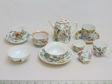 Chinese porcelain lot, small teapot, 3 cups & saucers, 4 misc., cups.