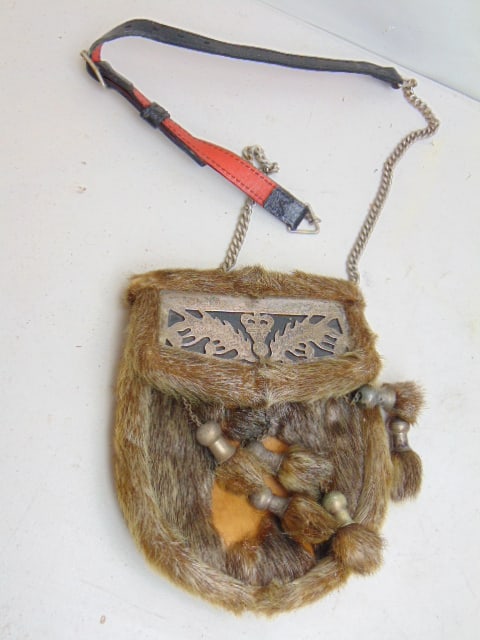Scottish Sporran Fur & silver, 7" wide, 8.5" tall: Scottish Sporran Fur & silver, 7" wide, 8.5" tall