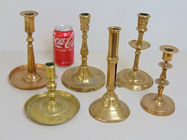 Lot 6 antique brass & copper candle sticks, includes one push up stick, tallest stick is 8.25"