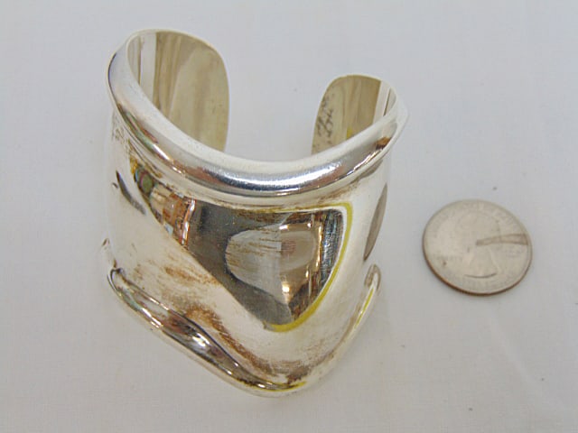 Jewelry. Tiffany & Co. Elsa Peretti bone cuff sterling silver, 2.49 troy oz, just over 2" widest: Jewelry. Tiffany & Co. Elsa Peretti bone cuff sterling silver, 2.49 troy oz, just over 2" widest part, full signed interior cuff