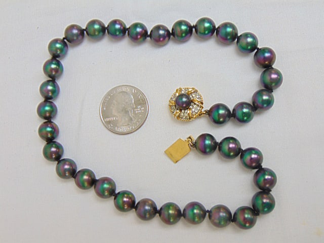 Jewelry. Vintage Majorica Tahitian faux pearl necklace, 9mm each "pearl" sgd. on clasp, total length: Jewelry. Vintage Majorica Tahitian faux pearl necklace, 9mm each "pearl" sgd. on clasp, total length of necklace 15 1/2"