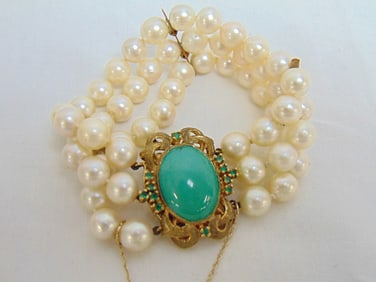 Jewelry. Vintage Gold 18kt pearl turquoise triple strand bracelet, pearls are approx. 8mm each, oval