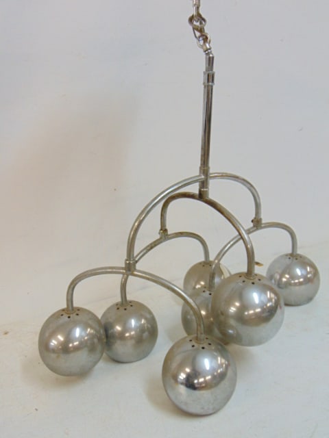 Robert Sonneman 7 light chrome mid Century hanging fixture, chandelier, 24" tall, 22" wide (varies),: Robert Sonneman 7 light chrome mid Century hanging fixture, chandelier, 24" tall, 22" wide (varies), chrome shows some light pitting, rust (arms)