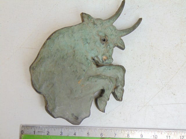 Bronze profile of bull unsigned, 10.5" by 7": Bronze profile of bull unsigned, 10.5" by 7"
