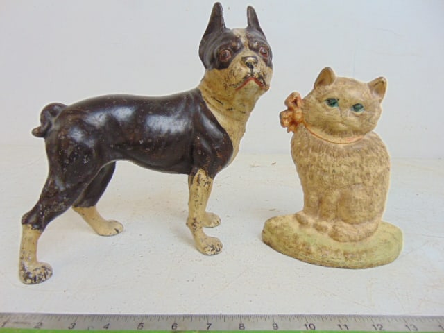 2 cast iron doorstops, dog & cat, original paint, cat is 7.25" tall, dog is 10" tall: 2 cast iron doorstops, dog & cat, original paint, cat is 7.25" tall, dog is 10" tall