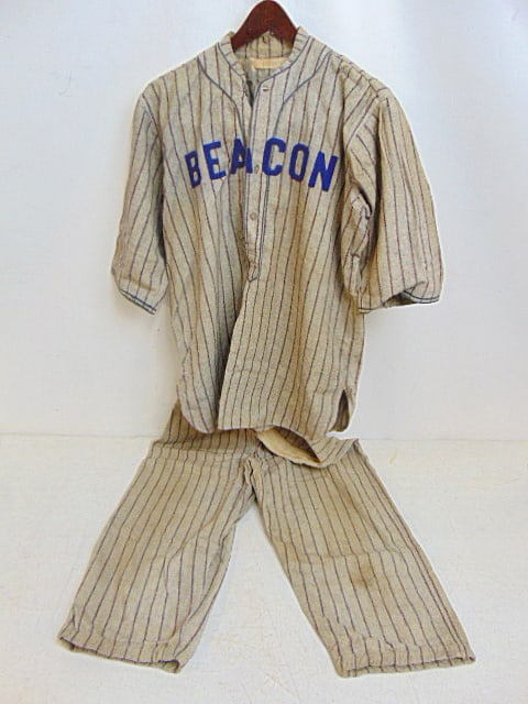 Vintage baseball uniform, "Beacon", New York, by Spalding: Vintage baseball uniform, "Beacon", New York, by Spalding