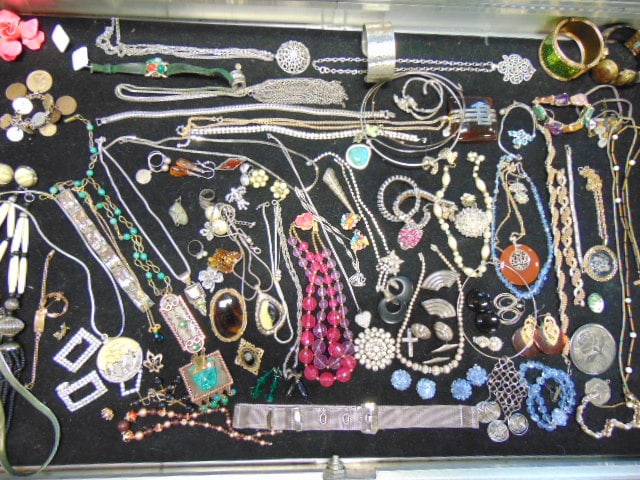 Large lot of Sterling Jewelry & Costume jewelry to include rhinestone; sterling; costume; necklaces;: Large lot of Sterling Jewelry & Costume jewelry to include rhinestone; sterling; costume; necklaces; bracelets; earrings; etc.