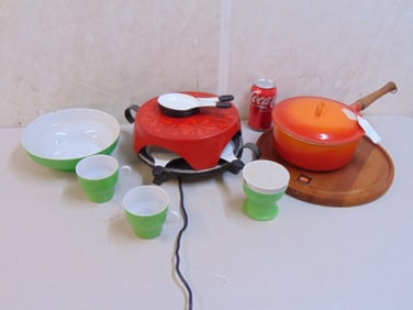 Kitchen lot, enameled lidded pot, Paul McCobb bowl & cups, (bowl is chipped), Danish cutting tray, v