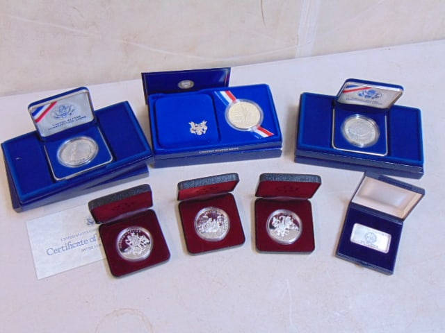 Silver coin lot, 3 Canadian Dollars, 50%; German silver bar, "Hamburg", 1 Unze Feinsilber .999 & 3 U: Silver coin lot, 3 Canadian Dollars, 50%; German silver bar, "Hamburg", 1 Unze Feinsilber .999 & 3 US proof sets, US Liberty, US Constitution,