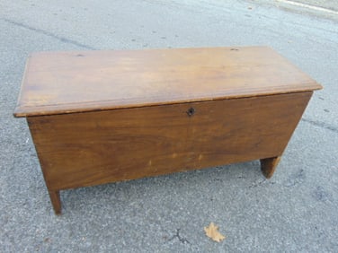 Pine country blanket chest, 45" by 17", height is 24.25"