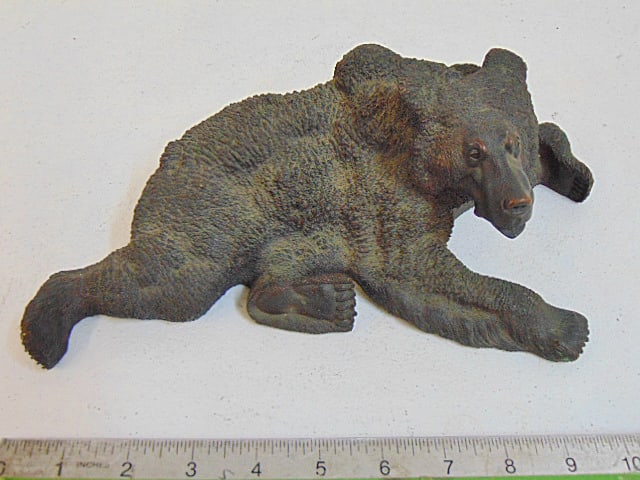 Bronze bear, after Nikolai Lieberich, (unsigned), 12" long, 6" deep, height is 3 7/8": Bronze bear, after Nikolai Lieberich, (unsigned), 12" long, 6" deep, height is 3 7/8"