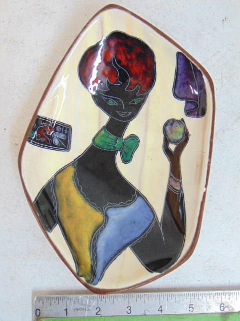 Fantoni ceramic dish, figure with apple, has hairline, 8.5" by 6": Fantoni ceramic dish, figure with apple, has hairline, 8.5" by 6"