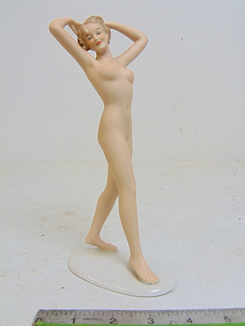 Porcelain figure nude figure, Wallendorf Porcelain mark, good condition, height is 8.75": Porcelain figure nude figure, Wallendorf Porcelain mark, good condition, height is 8.75"