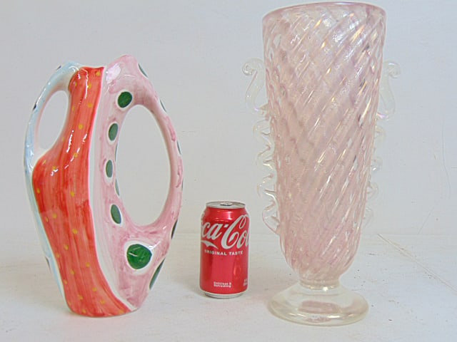 Large Murano art glass vase & Deruta Majolica vase, glass vase in pink is 14" tall, Deruta ceramic: Large Murano art glass vase & Deruta Majolica vase, glass vase in pink is 14" tall, Deruta ceramic vase is 12.25", good condition.
