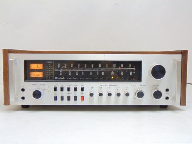 Vintage McIntosh Mac 4100 stereo receiver, serial BY4804, light up, not tested with speakers.: Vintage McIntosh Mac 4100 stereo receiver, serial BY4804, light up, not tested with speakers.