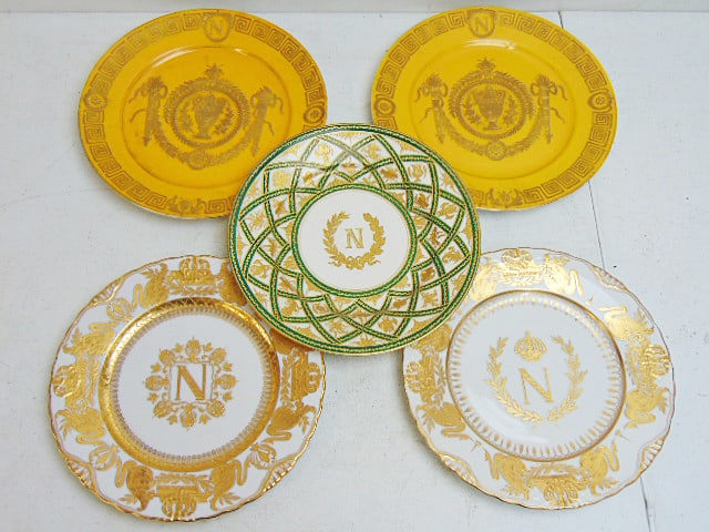 5 Sevres Napoleonic plates, 2 pairs & single, with gilt decorations, 2 are 10.25", 3 are 9.75" in: 5 Sevres Napoleonic plates, 2 pairs & single, with gilt decorations, 2 are 10.25", 3 are 9.75" in diameter, no chips, damage