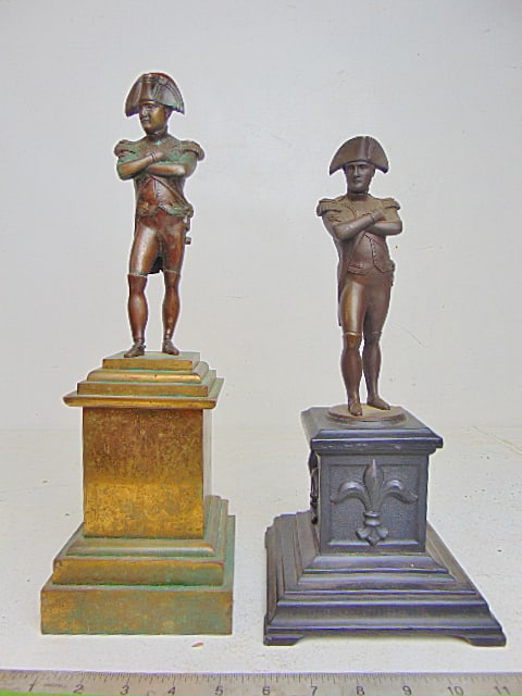 2 bronze statues, Napoleon Bonaparte with arms crossed, full body, on pedestal, unsigned, height is: 2 bronze statues, Napoleon Bonaparte with arms crossed, full body, on pedestal, unsigned, height is 13.5" & 15"