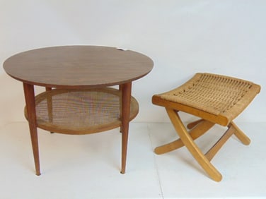 Lane coffee table & folding stool, round coffee table with magazine shelf, table is 27.75" in