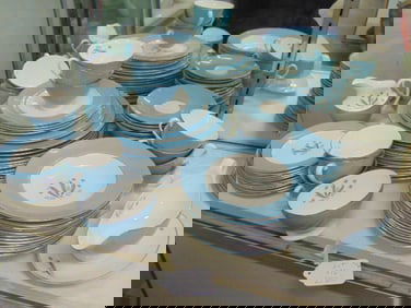 Set Royal Doulton dinnerware, "Caprice", 12 deep plates, 4 salad plates, 11 bread plates, 12 dinner