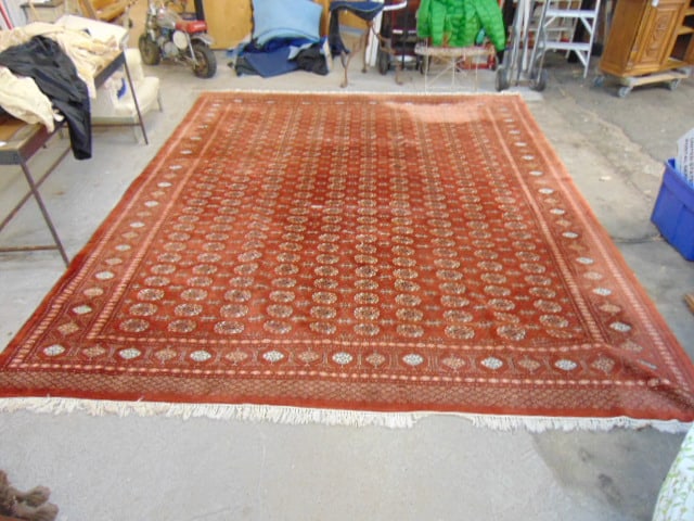 Large roomsize Bokhara carpet, silk wool mix, in rust brown, rug is 12'5" by 10'3", good pile, good: Large roomsize Bokhara carpet, silk wool mix, in rust brown, rug is 12'5" by 10'3", good pile, good condition