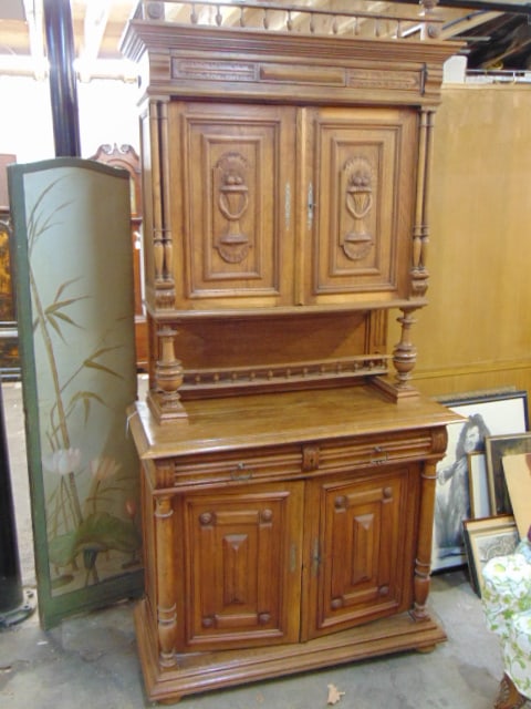 Dutch oak carved cabinet, cupboard, 3 piece unit, carved floral decoration in upper doors, cabinet: Dutch oak carved cabinet, cupboard, 3 piece unit, carved floral decoration in upper doors, cabinet is 45.25" by 20", height is 93"