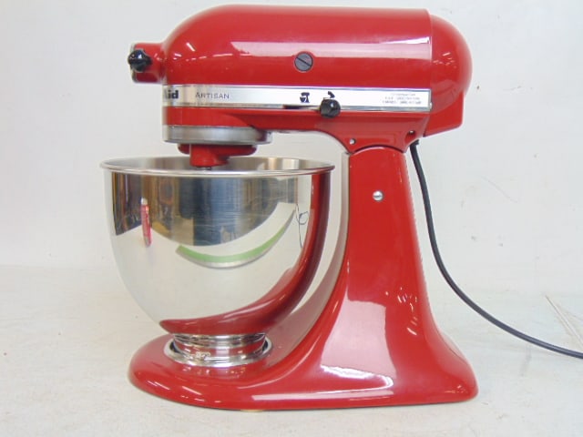 KitchenAid Artisan mixer in red, with bowl & whisk, in working, like new condition, 13.5" by 8.25",: KitchenAid Artisan mixer in red, with bowl & whisk, in working, like new condition, 13.5" by 8.25", height is 14"
