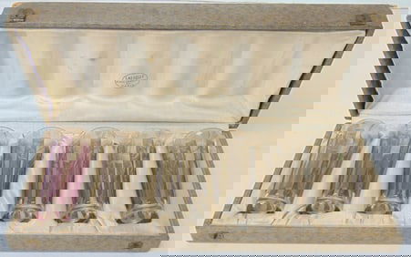 Rare set Lalique 6 figurines goblets in original case, circa 1930