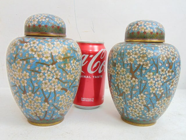 Pair small blossom decorated cloisonne ginger jars with lids, 6.25" tall, no dents or damage: Pair small blossom decorated cloisonne ginger jars with lids, 6.25" tall, no dents or damage