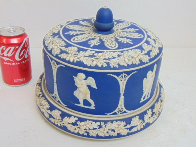 Wedgewood blue & white Jasperware bisque covered cheese dome, with acorn knob, diameter is 10.5",: Wedgewood blue & white Jasperware bisque covered cheese dome, with acorn knob, diameter is 10.5", height is 8", good condition