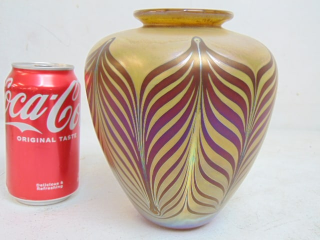 Heilman art glass vase with feather designs, in amber / brown, height is 6 5/8", good condition (1 of 4)