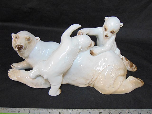 Porcelain polar bear with 2 cubs, Rosenthal, in good condition, 17.25" long, 8" wide, height is: Porcelain polar bear with 2 cubs, Rosenthal, in good condition, 17.25" long, 8" wide, height is 7.75"