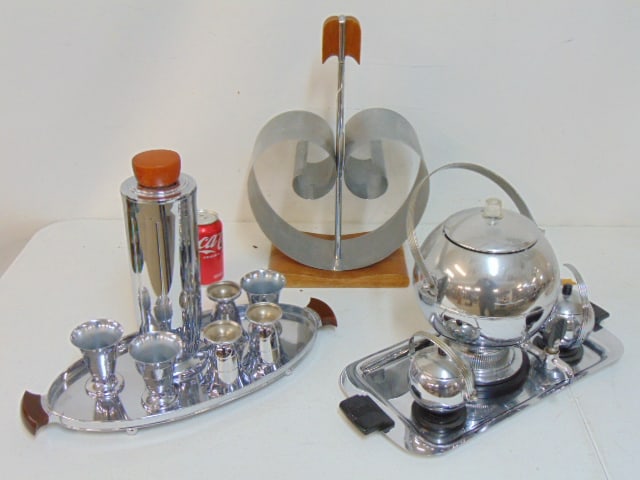 Manning Bowman lot, cocktail shaker set on oval tray, shaker & 6 chrome cups, art deco magazine (1 of 8)