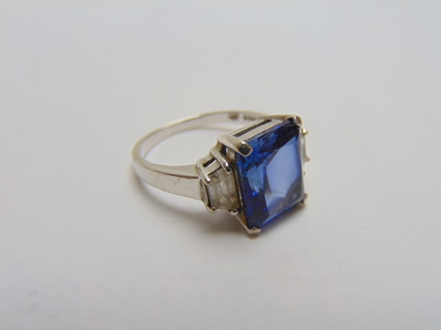 Jewelry. 14kt White gold ring w/ purple blue gemstone, Tanzanite?, size 7, 5.10 grams, (1 of 5)
