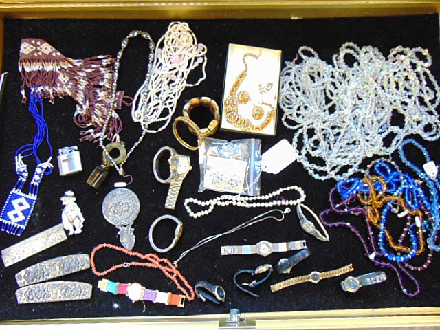 Jewelry. Collection of costume jewelry, fashion wristwatches, beads, crystal necklaces, etc. (1 of 6)