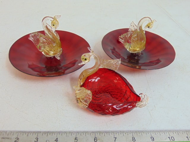 3 pieces Murano art glass, swan form dish & pair of round dishes with swan centers, in dark ruby red (1 of 8)