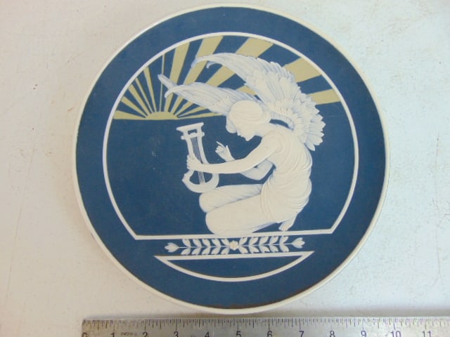 Villeroy & Boch Mettlach Phanolith plate with angel playing harp, 10.5", good condition: Villeroy & Boch Mettlach Phanolith plate with angel playing harp, 10.5", good condition