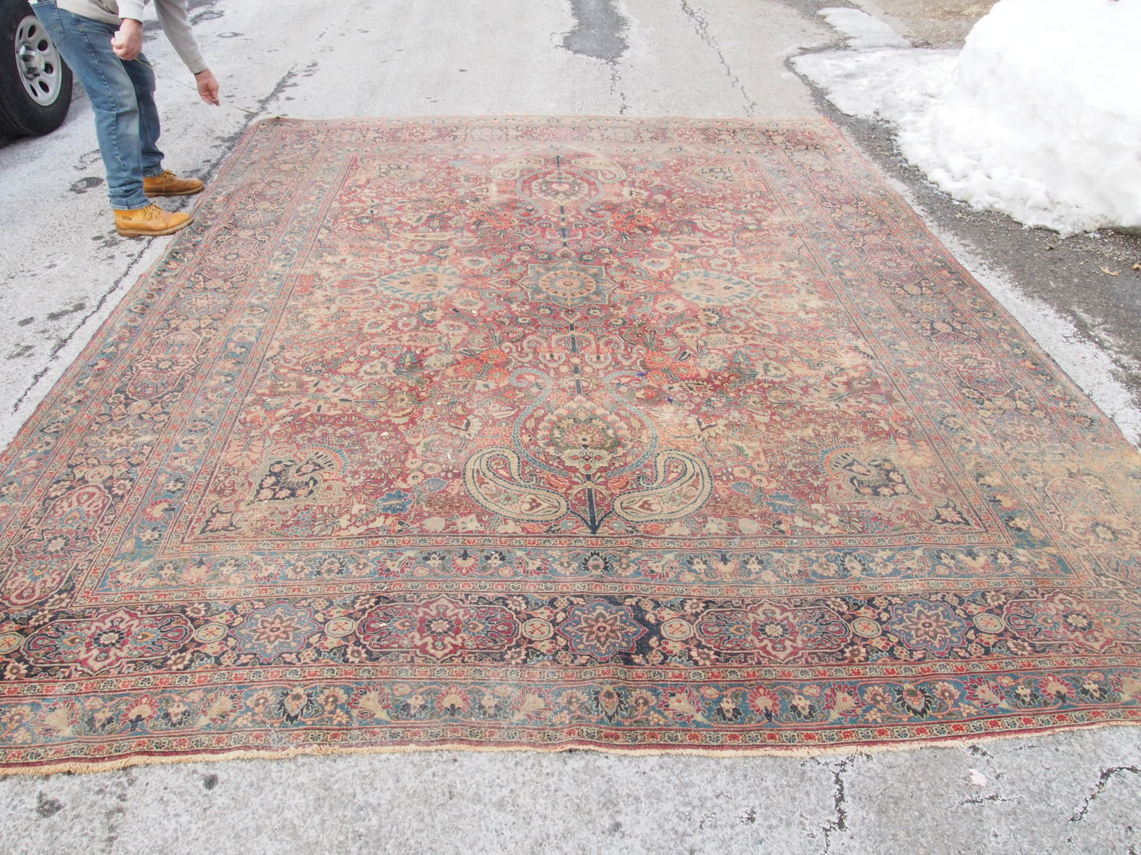 Room Size Persian estate carpet, 14'2" by 10'10", signed: Room Size Persian estate carpet, 14'2" by 10'10", signed